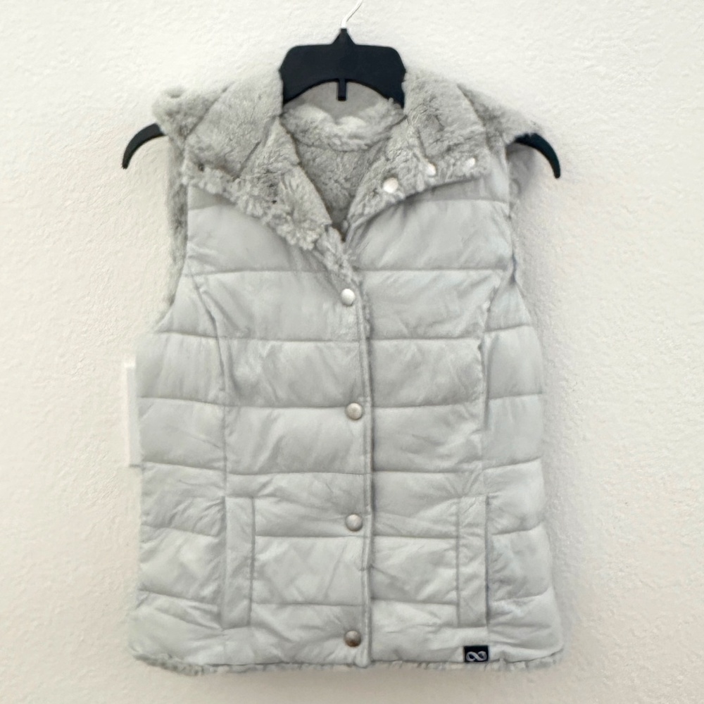 Be Boundless Reversible Faux Fur Hooded Vest (Size XS) - Silver/Light Grey